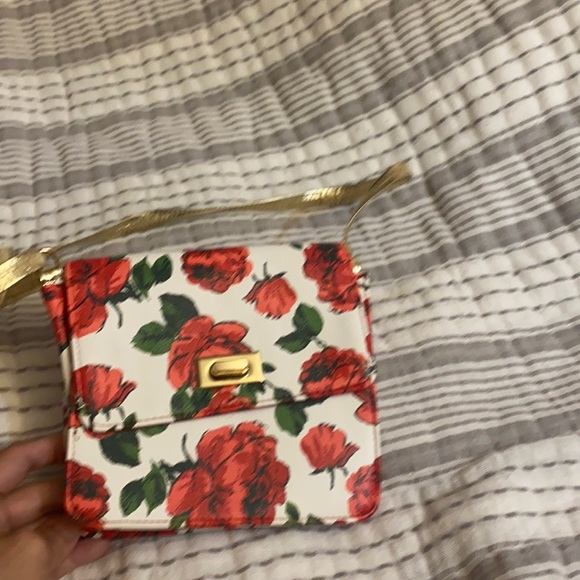 Beauty & The Beast Girls Purse - Picture 5 of 5